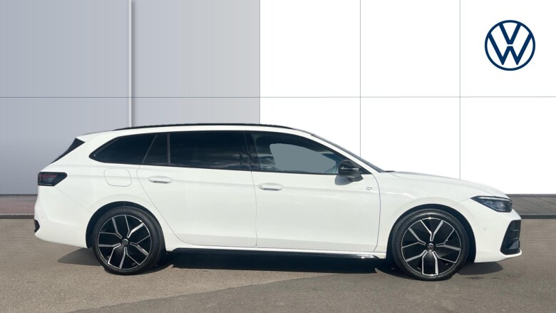 Volkswagen Passat 1.5 eTSI R-Line 5dr DSG Petrol Estate